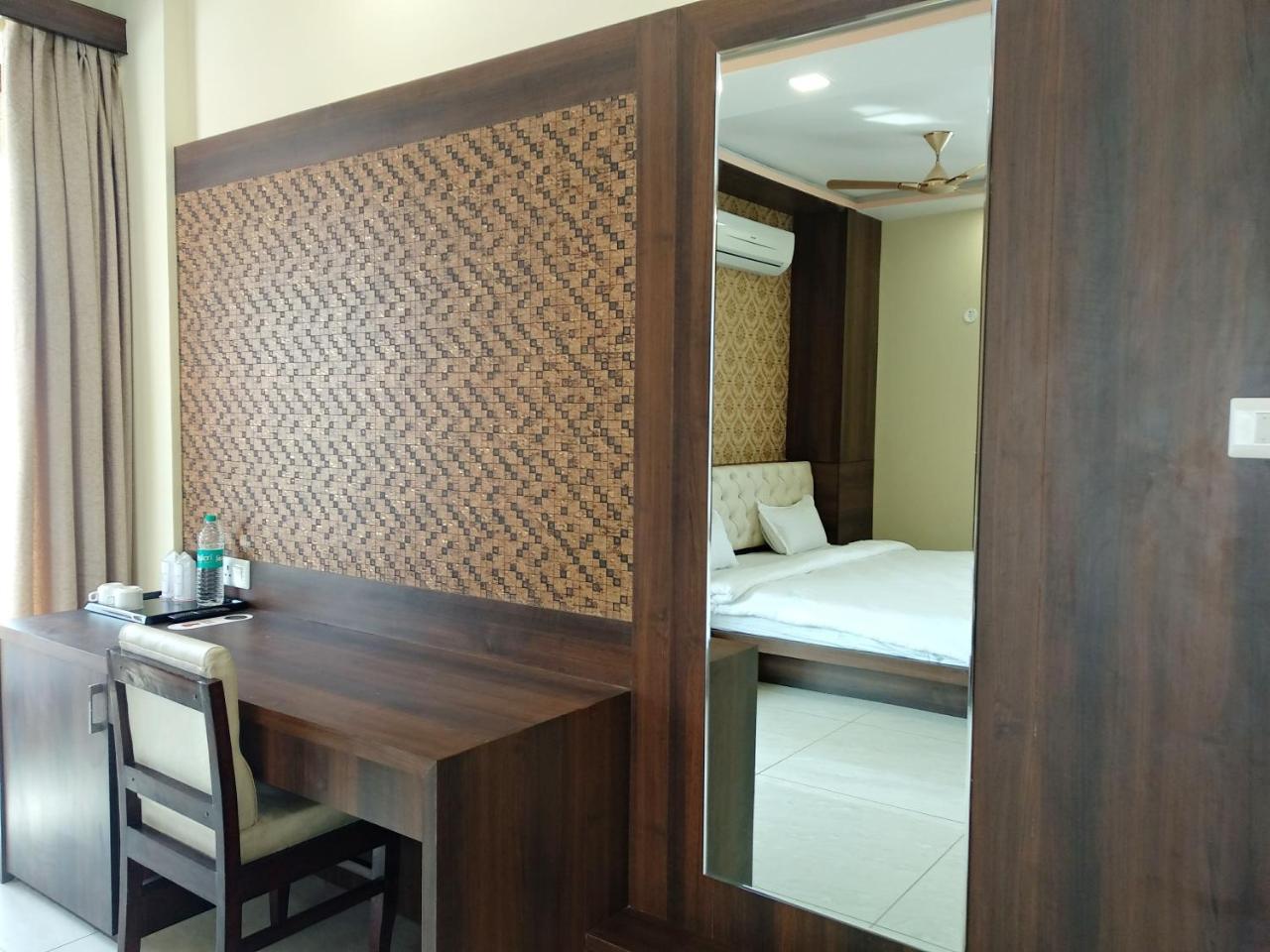 Hotel Golden Heritance Pushkar Esterno foto